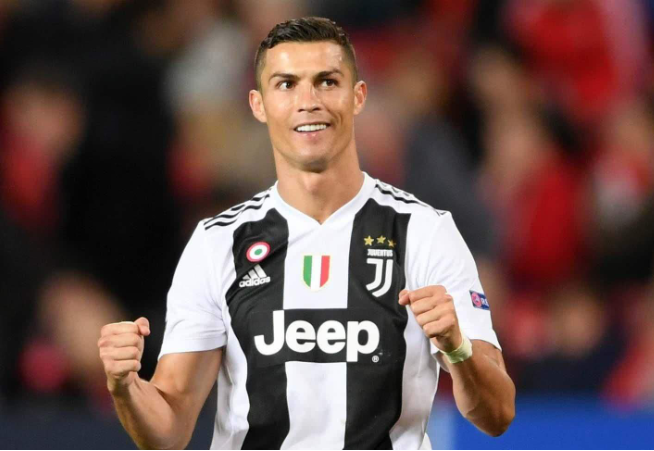 长三角轮滑球选手杭州上演“跨年对决”