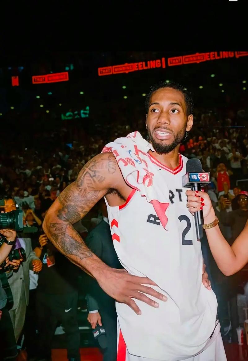 皇马16岁天才首获一线队征召！后防告急 卡斯蒂利亚新星临危受命