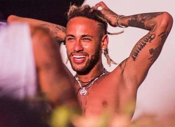 陈泽仕：踢的队伍多了，遇到韩国队这一类对手时也会更加自如