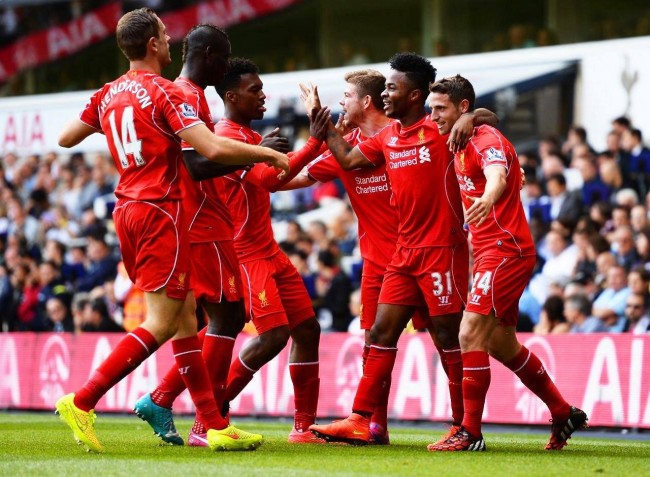 哥们这是中锋该有的？奎因闲庭信步运球走到篮下拉杆命中