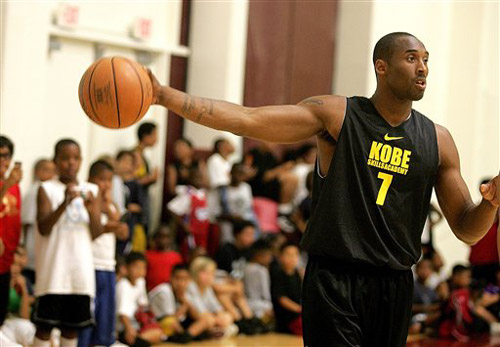 科林斯：我对保罗只有爱和尊重，但他不在这后确实安静了很多