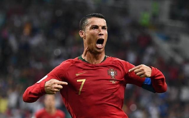 自由式滑雪世界杯阿拉木图站：王心迪夺冠 徐梦桃摘银