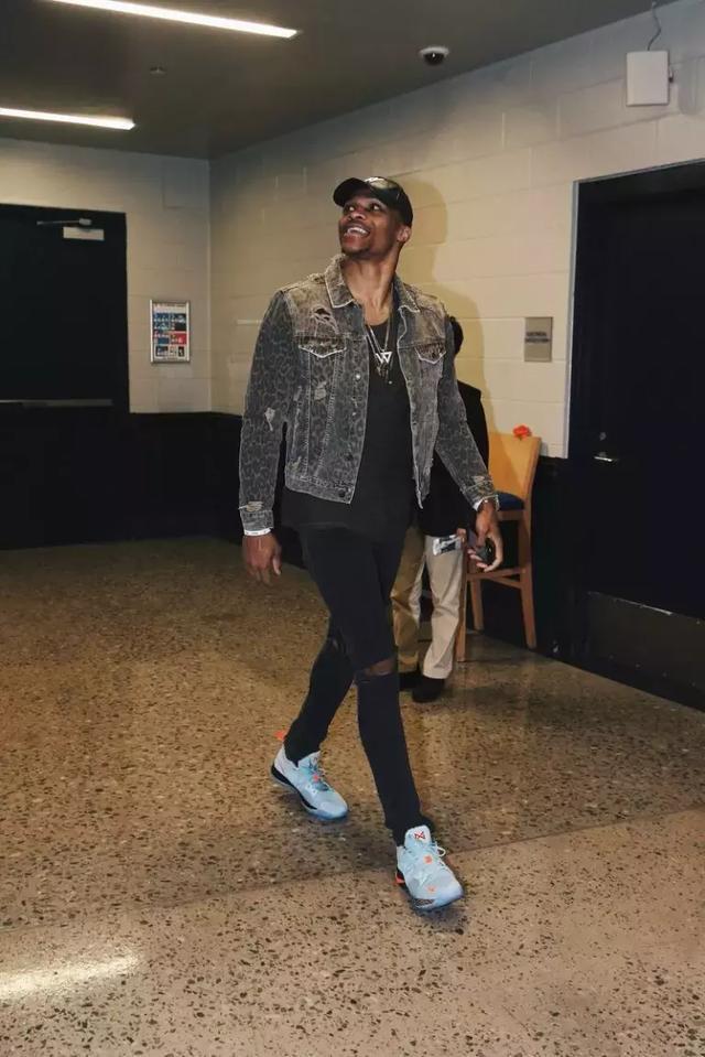 热刺赢下“病号德比”！连刷6大纪录，单季三杀曼联，3年6战不败