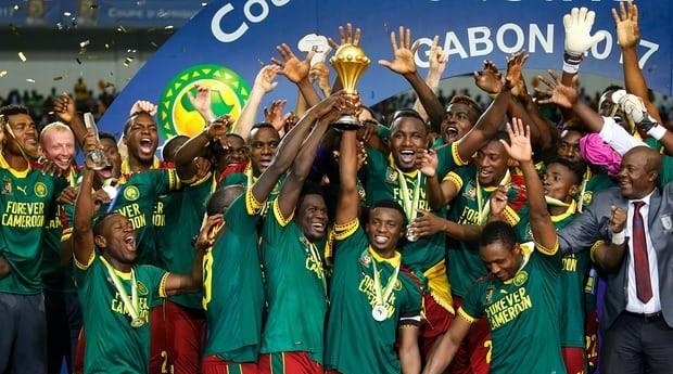 自宣，伯恩利19岁小将阿德科亚分享与利物浦签约的照片