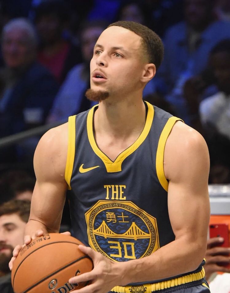 4、1996年，公牛vs超音速4-2，场均27.3分+5.3板+4.2助，1.7断，41.5%