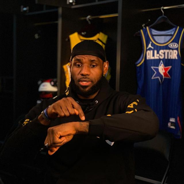 杜兰特连续两年总决赛都有“ 45°斩”的神迹，来看这两次名场面的前一个回合都发生了什么