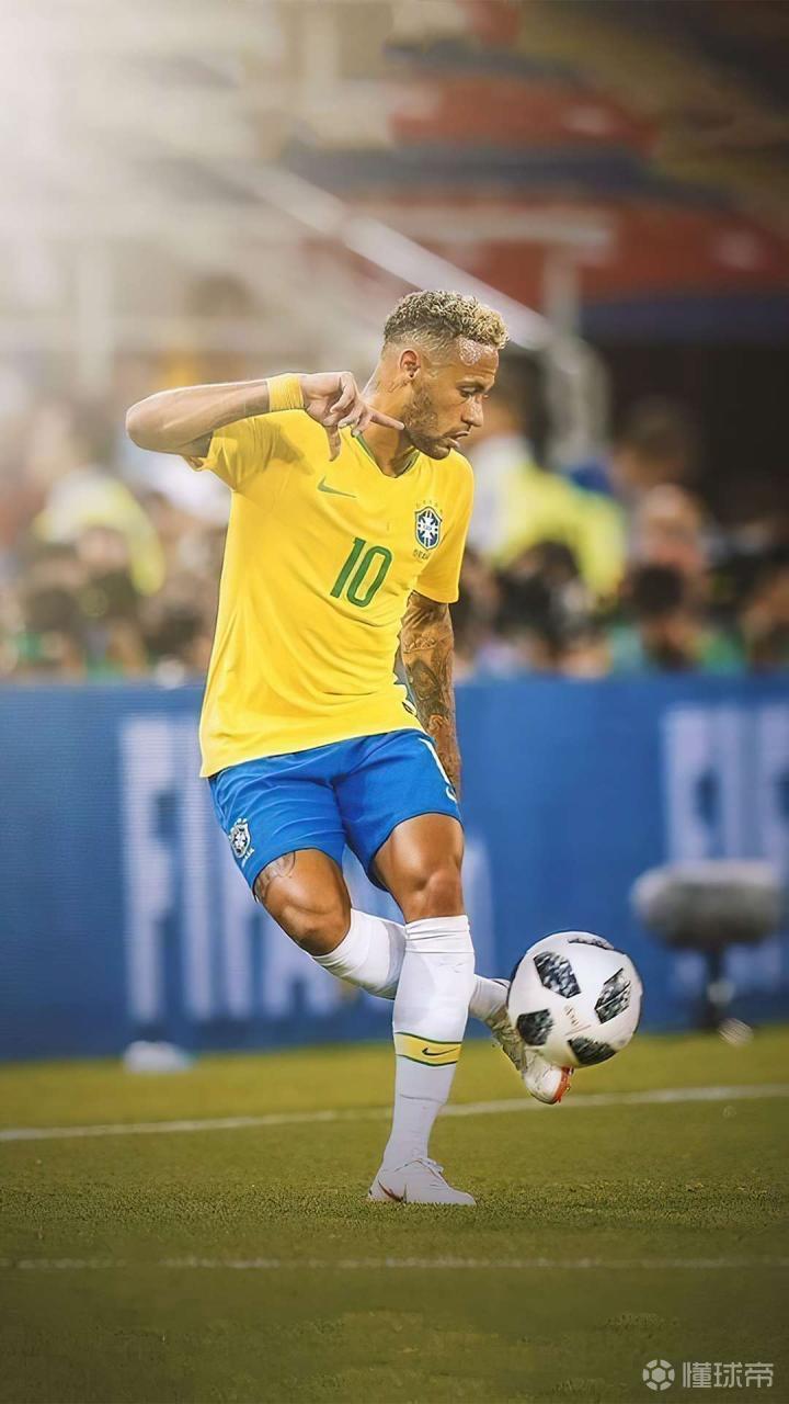 心系老东家，小罗社媒晒照祝贺弗拉门戈巴甲夺冠